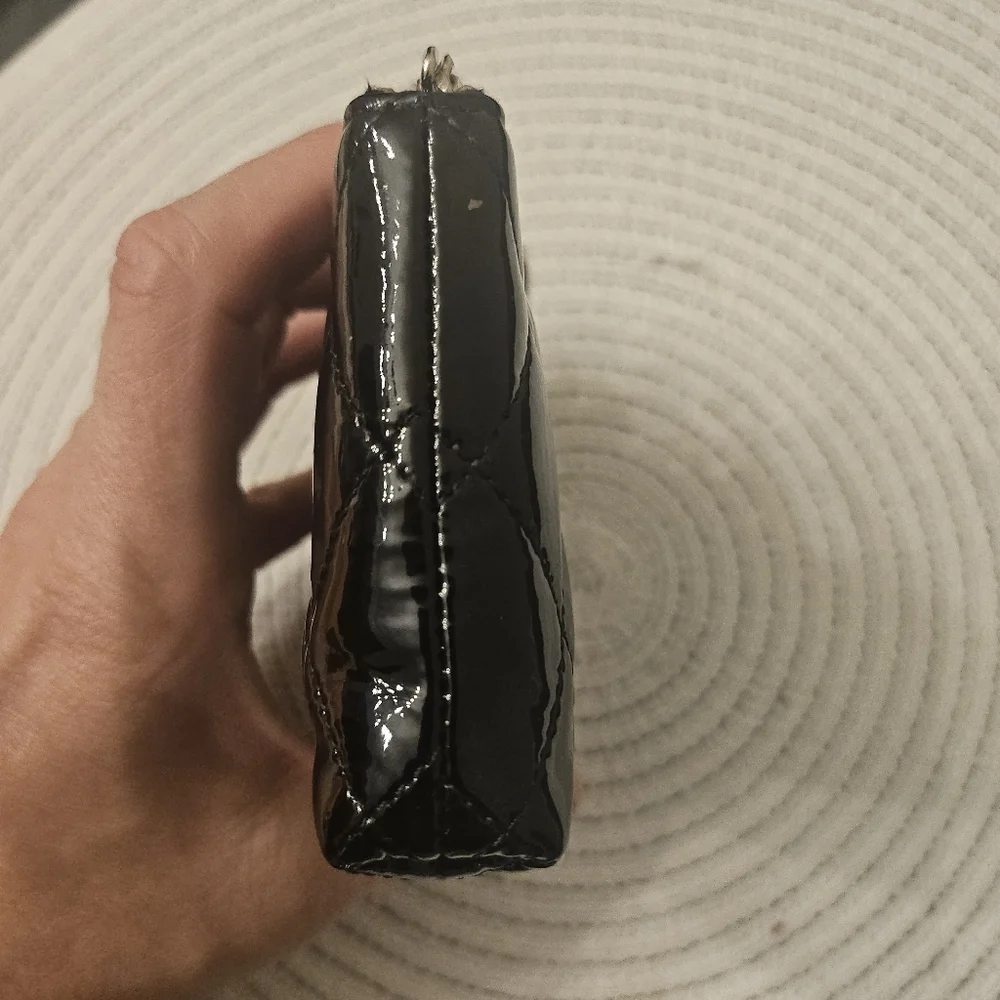 Chanel Black Patent Quilted Key Pouch / Coin Purse with Silver CC - Picture 3 of 9